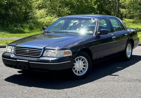 FORD CROWN VICTORIA 1999 PROBLÈMES