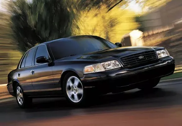FORD CROWN VICTORIA 2006 PROBLÈMES
