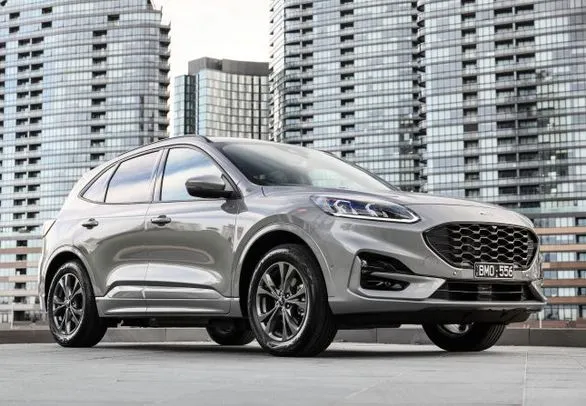 FORD ESCAPE HYBRID 2021 PROBLÈMES