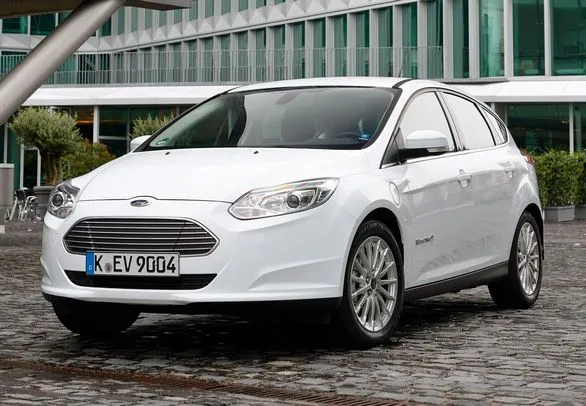 FORD FOCUS ELECTRIC 2015 PROBLÈMES