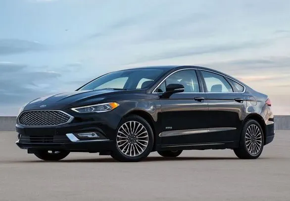FORD FUSION HYBRID 2017 PROBLÈMES